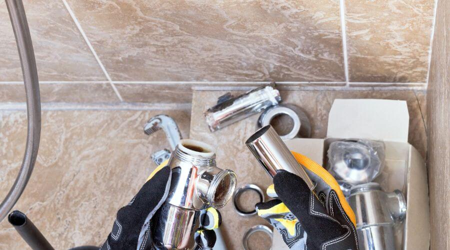 Professional gutter cleaning in Connell, WA